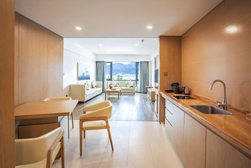 Hilton Lijiang Hotel - Deals, Photos & Reviews