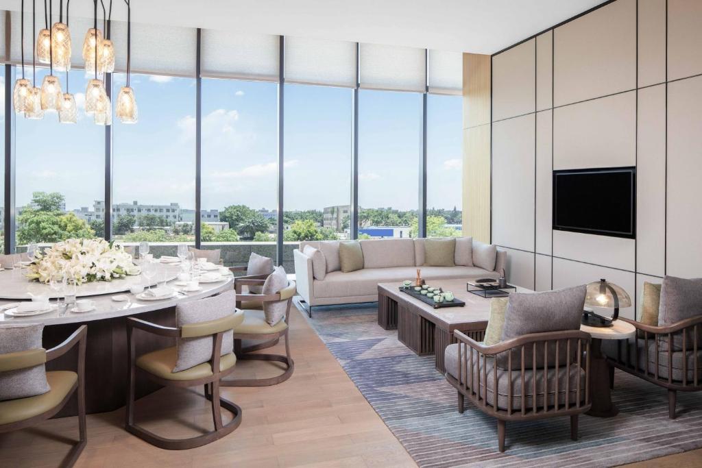 Courtyard by Marriott Shenzhen Bao'an - Dining image