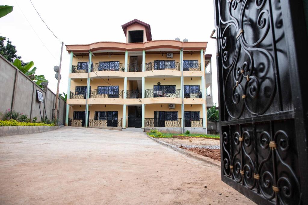 Hypo Guest Lounge, Yaoundé
