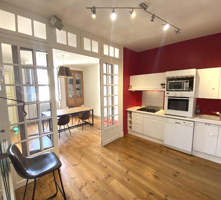 FLOYDHOM'S Pau Appartement entier 4 jours minimum 100m2 proche château - 4