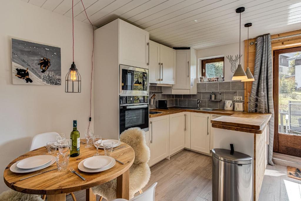 Apartment Cry, Alpes Agency, Central Chamonix, sleeps 2-4 - 2