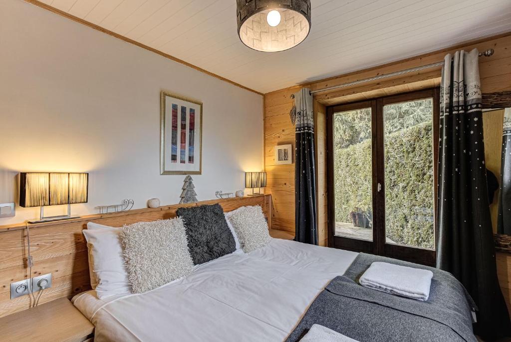 Apartment Cry, Alpes Agency, Central Chamonix, sleeps 2-4 - 5