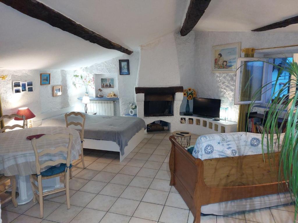 "Le charme provençal" - Studio 4 couchages classé 2 étoiles - Axelle Loc'Appart - 2