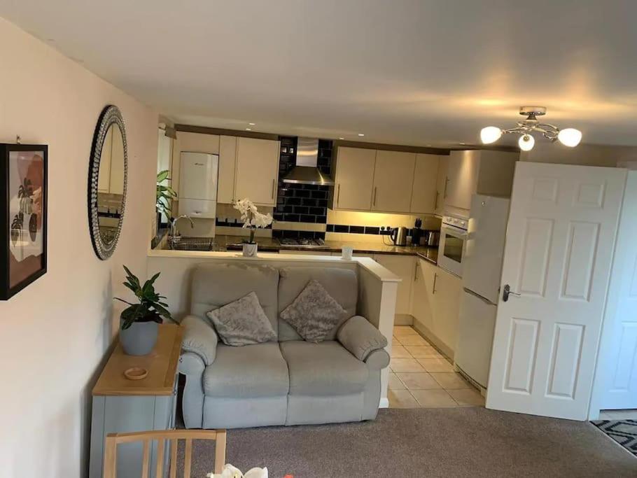 Self Contained - Own Entrance, Buckinghamshire