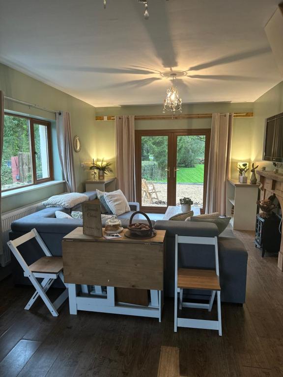 Greenvale Cabins, Forkill