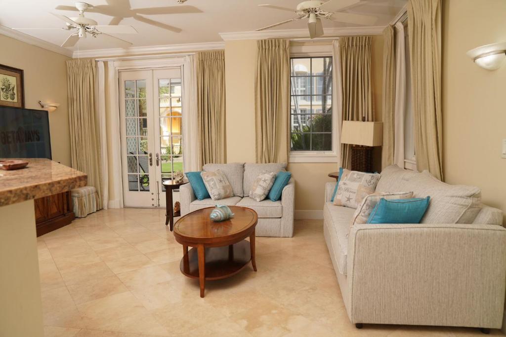Villa Renaissance Unit 501 Grace Bay Beach, The Bight Settlements