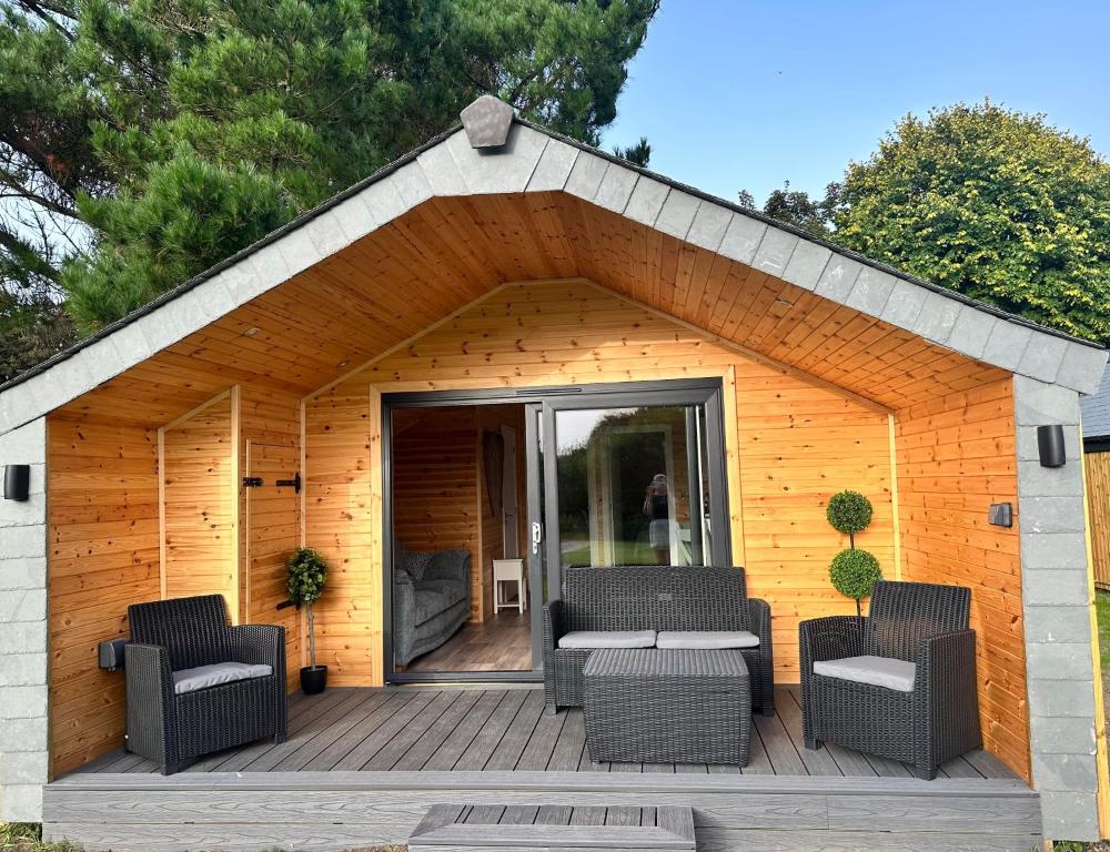 Riverside Retreats - Steamers Meadow, Gwinear