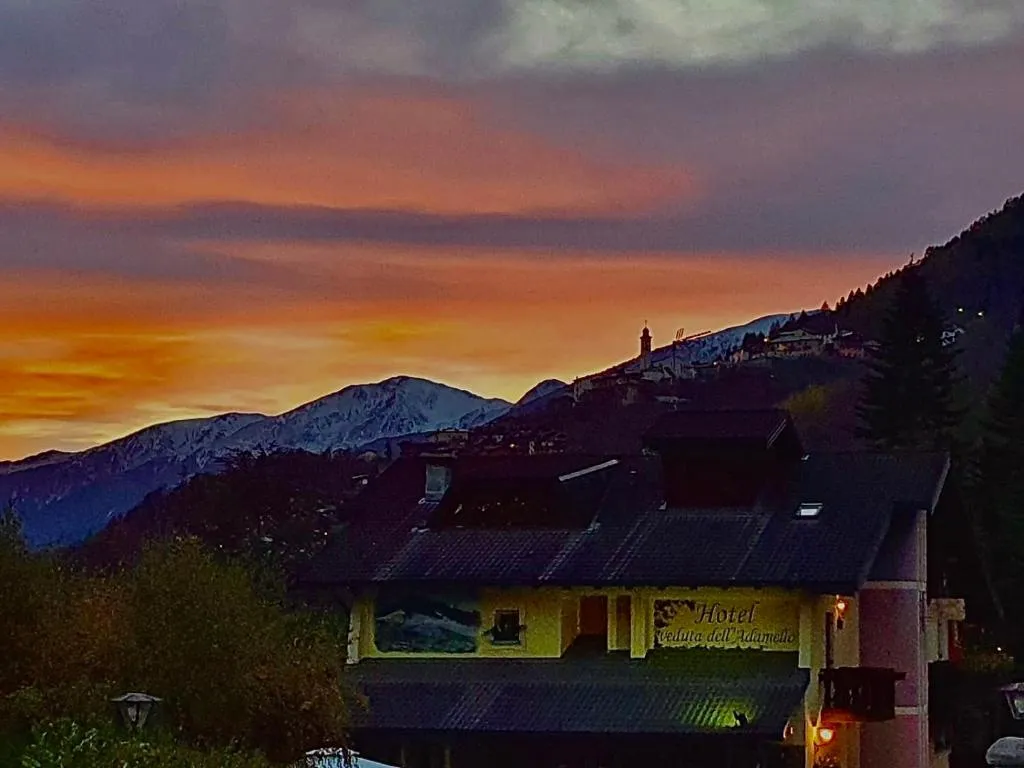 Hotel Veduta dell'Adamello, hotel v destinaci Temu