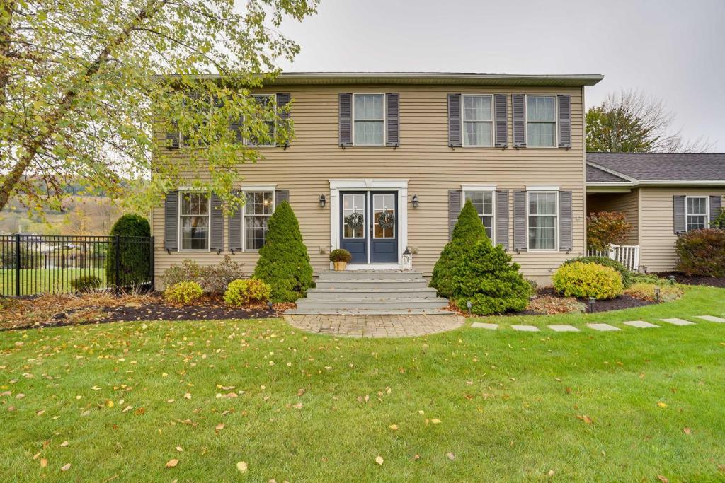 Lakefront Homer Abode with Patio and Backyard!, Homer