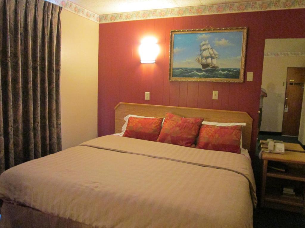 Townhouse Motel photo