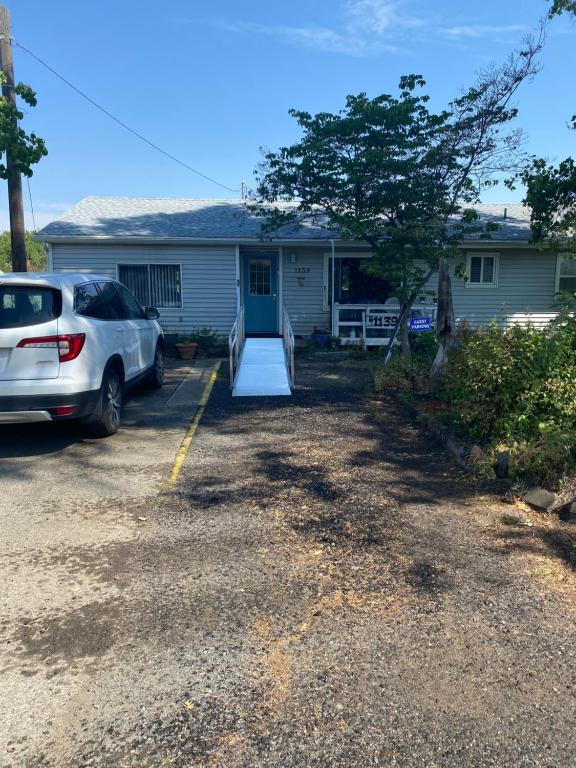 George's B&B, Lewiston