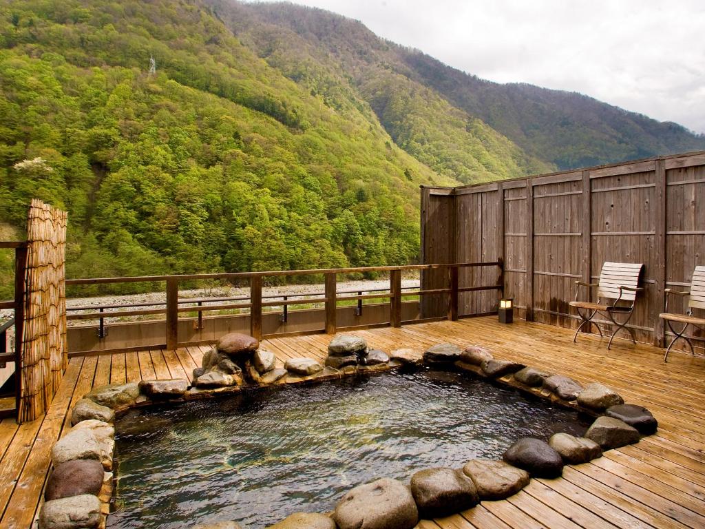 Hot spring bath