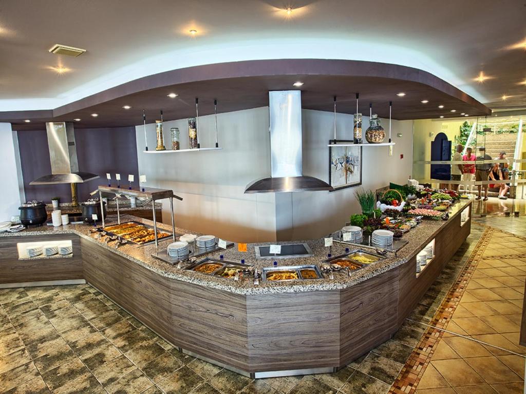 Luna Beach Hotel - All Inclusive — Restaurant & bars in Golden Sands, Varna Region