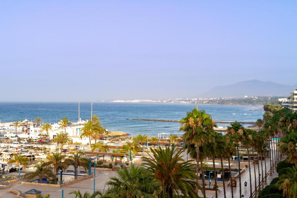 MARBELLA BANUS SUITES - Marbella Marysol Seaside Flat C - 3