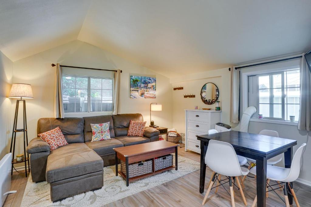 Avalon Cottage Less Than Half-Mi to Beaches and Crescent Ave, Avalon