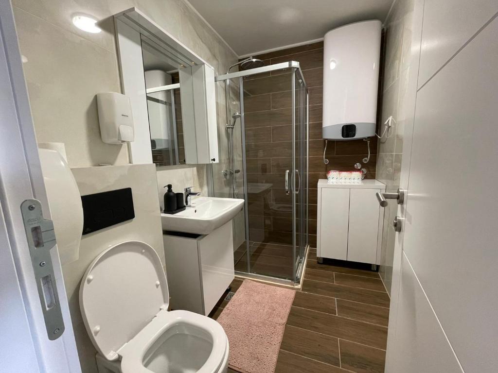 V5 Apartments - 3