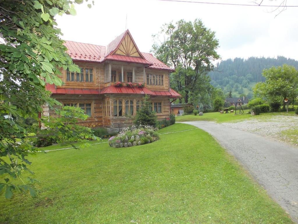 Willa Pod Jesionem — Hotel in Poronin