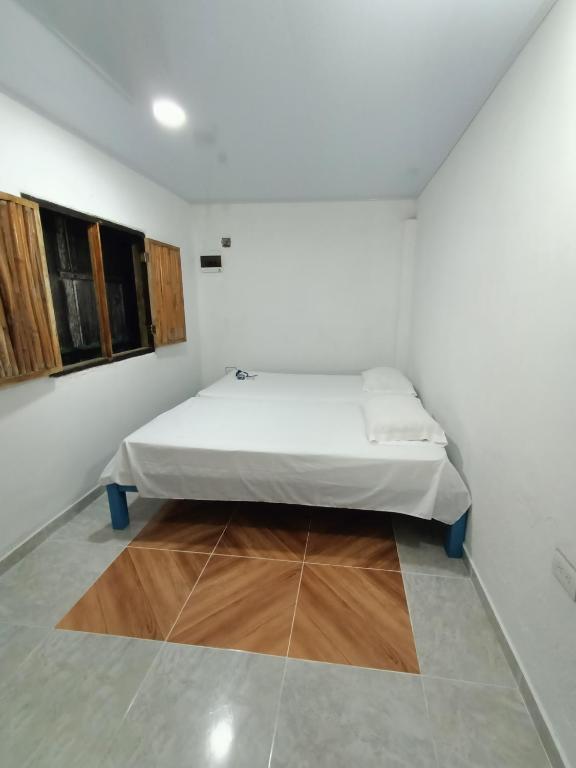 Urantia Beach Hostel & Surf Camp - 3