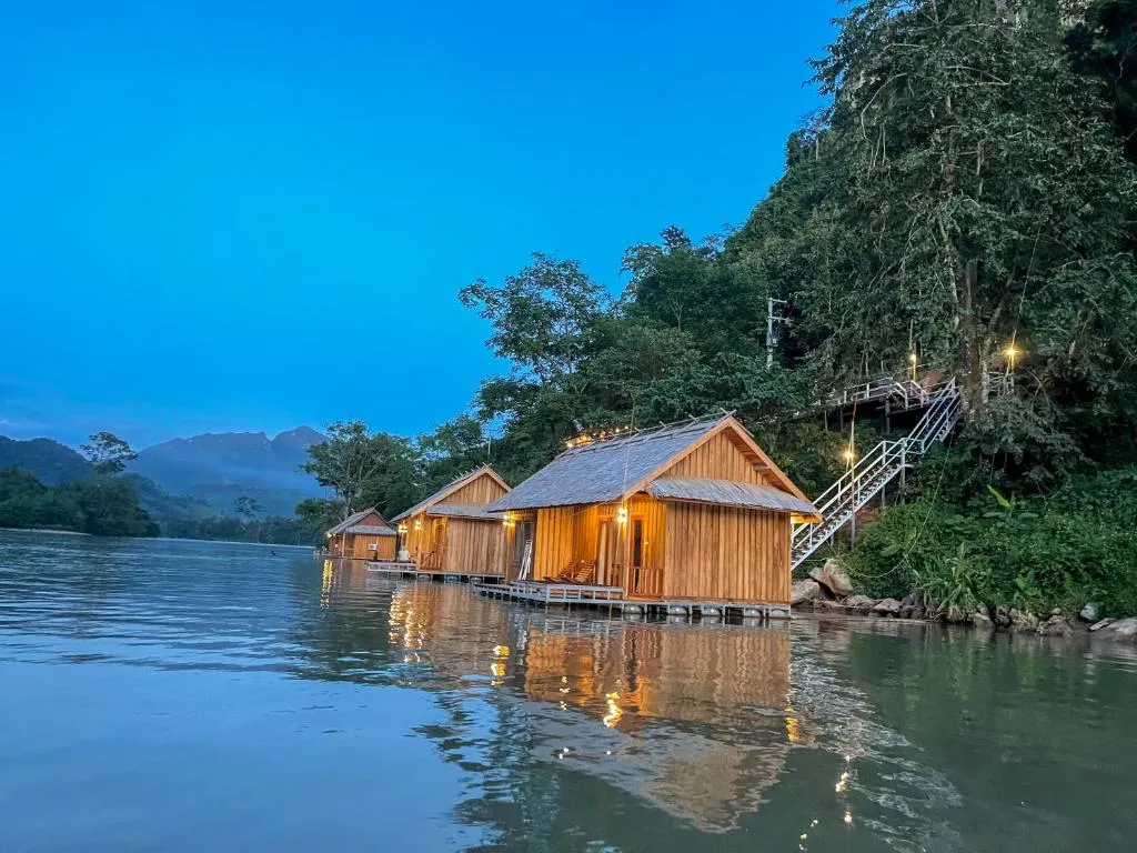 Nongkhiaw The Float House, hotel in Nongkhiaw