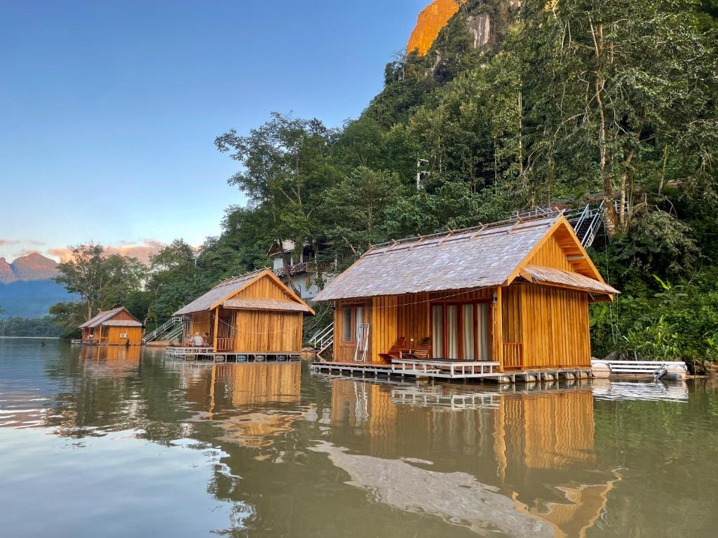 Exterior view, Nongkhiaw The Float house in Nong Khiaw