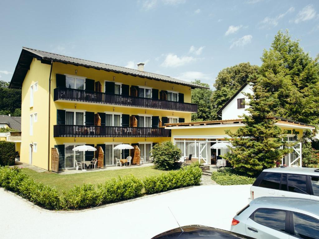 Pension Regia — Hotel in Velden am Worthersee