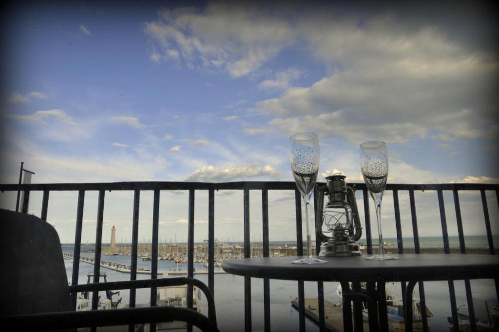 ''Luigi'' BALCON SUR LA MER et le Port de Sète - 5