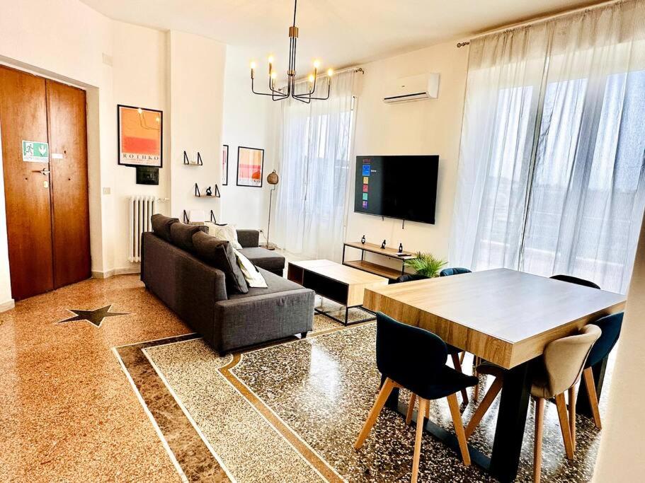 Porto Fluviale Penthouse - Rome Collection, Rom