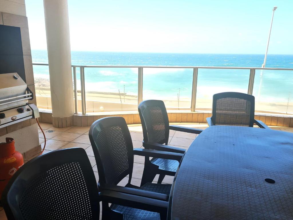 Santorini 105A, Margate