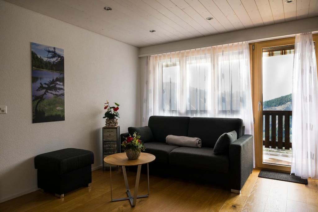 Moderne 2-Zimmer-Wohnung in Albinen mit Aussicht - 1