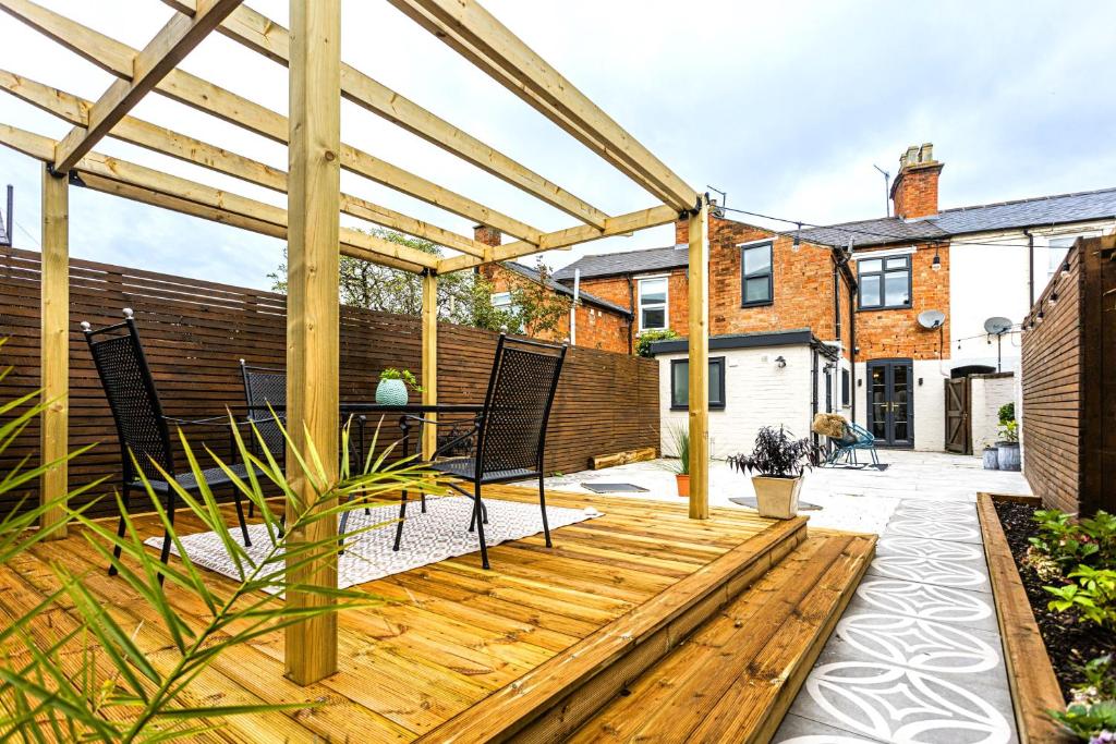 Luxe Stratford Townhouse photo 5