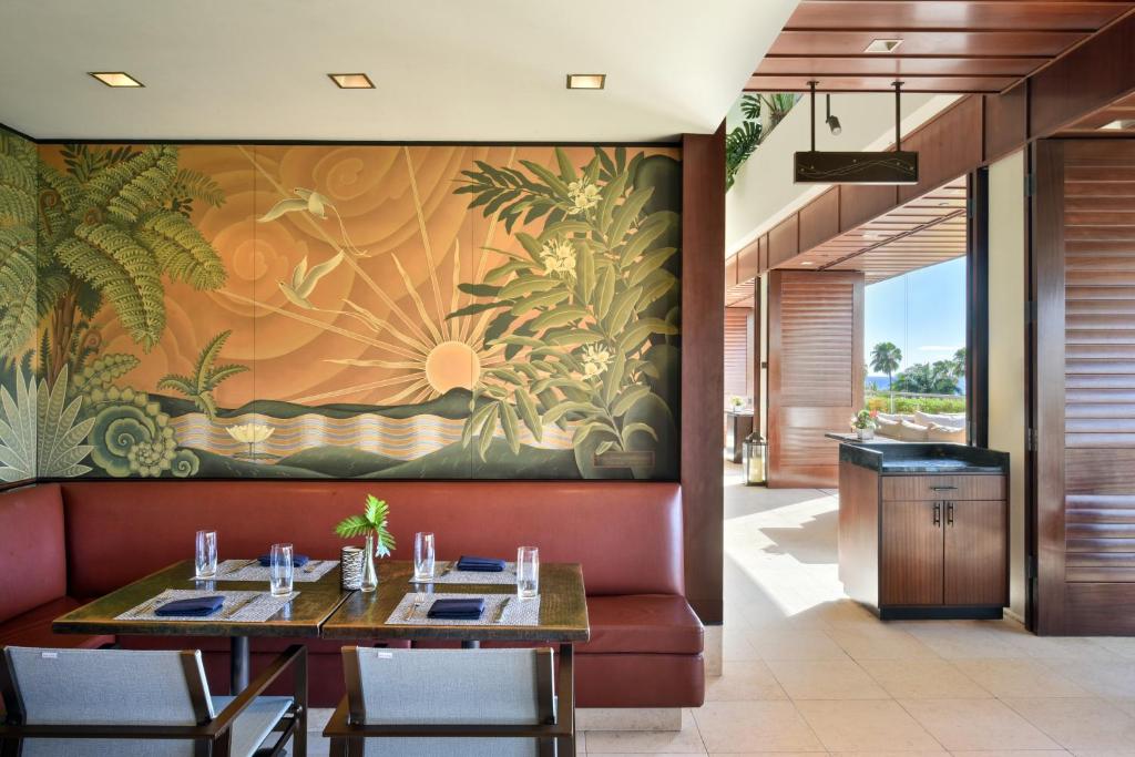 Hotel Dining