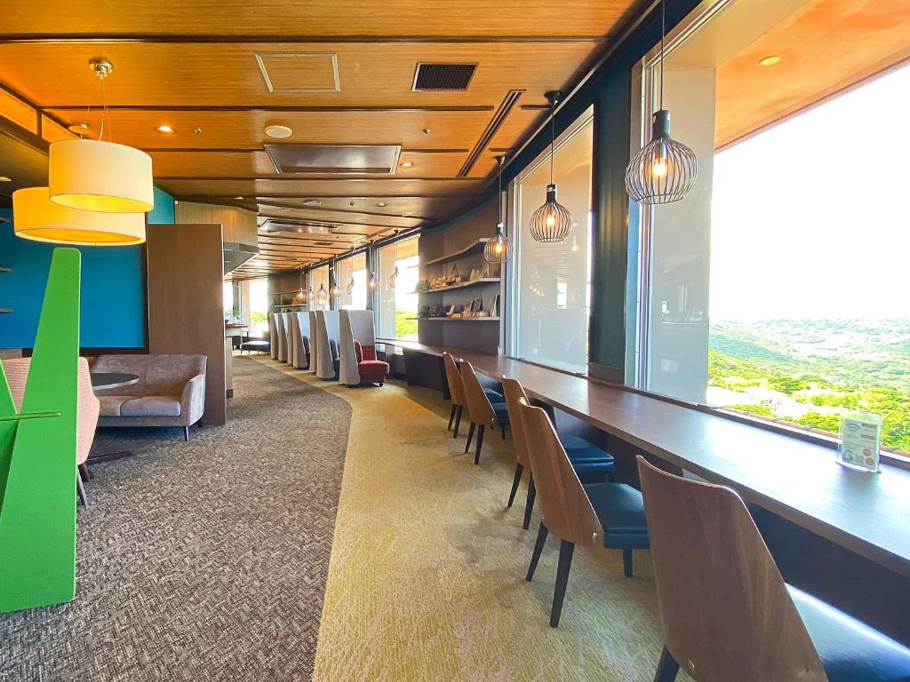 Shared lounge/TV area