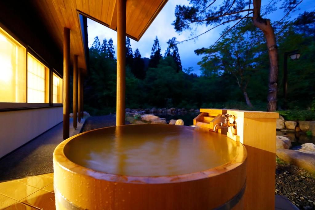 Hot spring bath