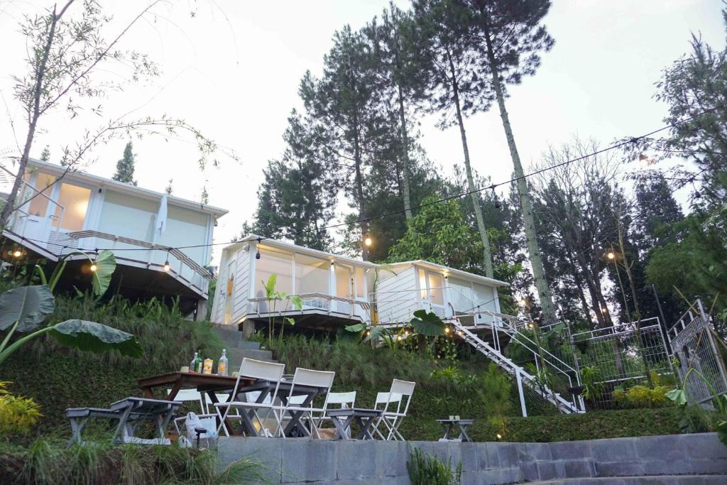 Over Easy Glamping Site Over Easy Glamping Site