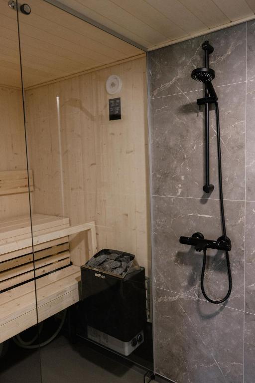 Hotel OmaBox - Ylivieska - Oma huoneisto saunalla 3