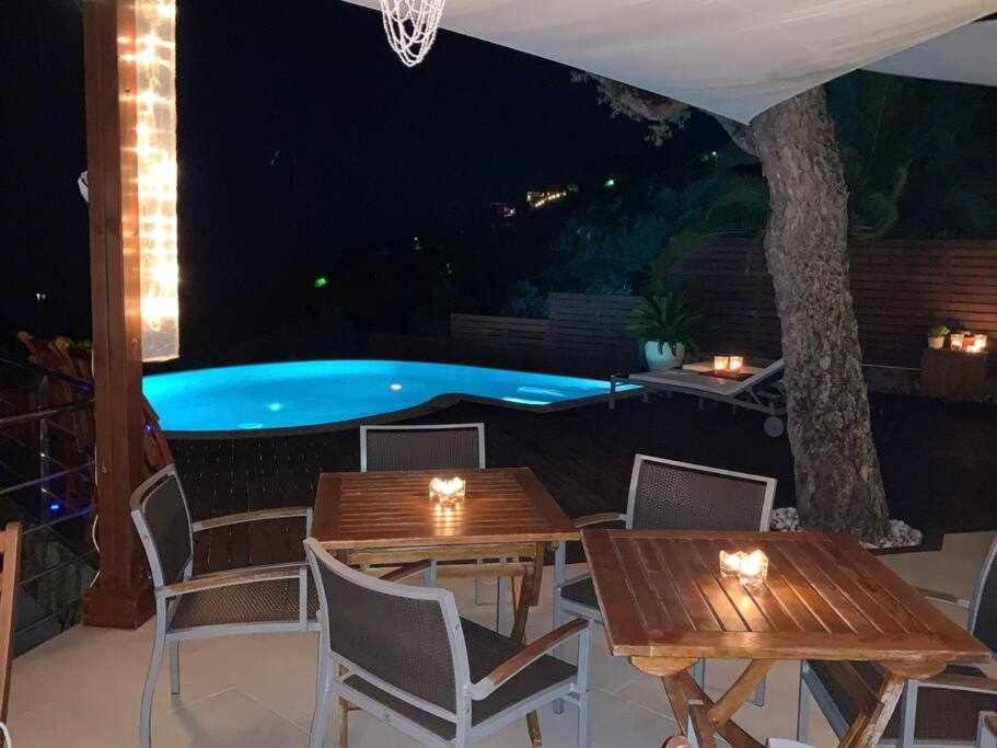 Estilo Mediterráneo a 200 m playa con piscina - 4