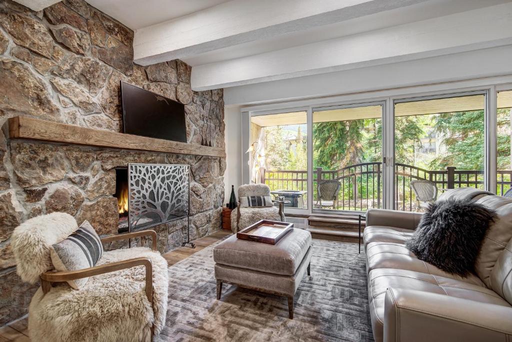 2 BR Next to Eagle River in the Heart of Vail, Vail