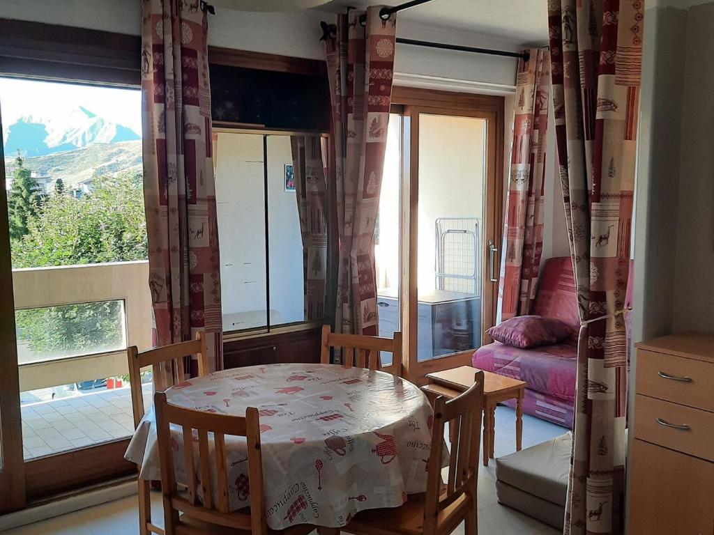 Studio lumineux 4 pers, balcon sud, proche pistes et commerces, casier à ski, cuisine équipée - FR-1-417-42, La Toussuire