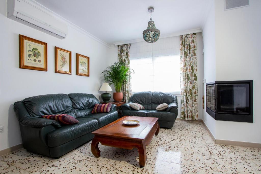 Newly furnished cozy house next to the beach - 5