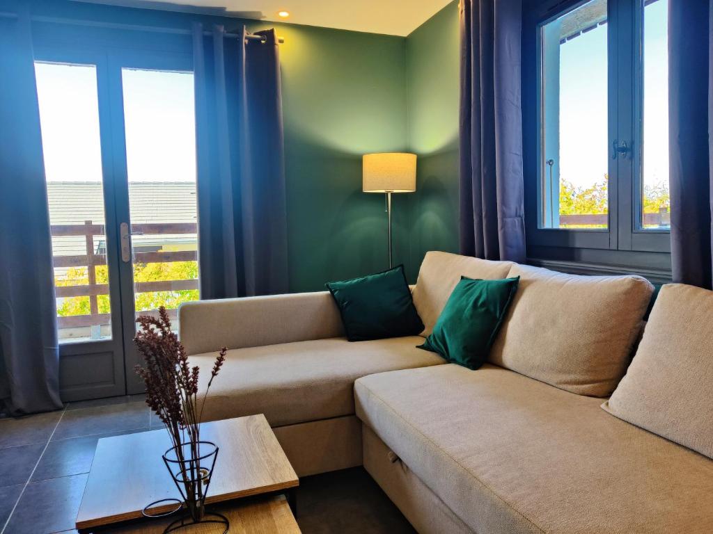 Vigny du lac, Publier