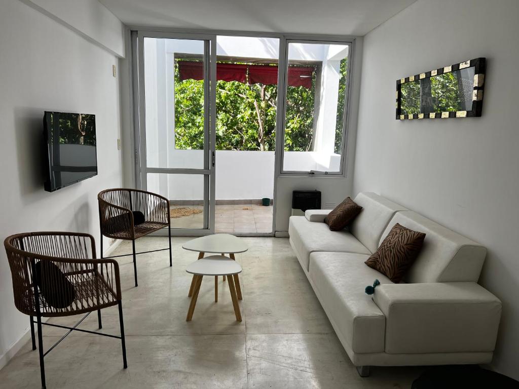 Departamento Entero con Terraza y Parrilla 3 ambientes - 4