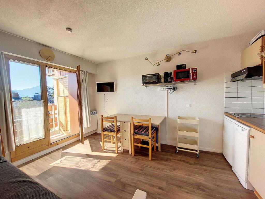 Studio rénové 4 pers, balcon sud, proche pistes - 3