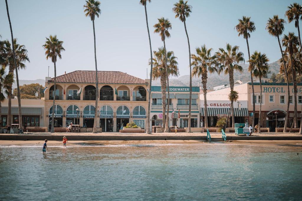 The Edgewater, Avalon