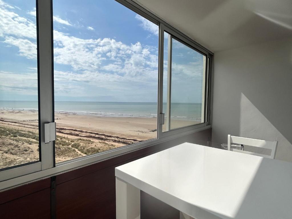 Studio charmant face mer accès plage, balcon, parking - FR-1-652-14 - 2