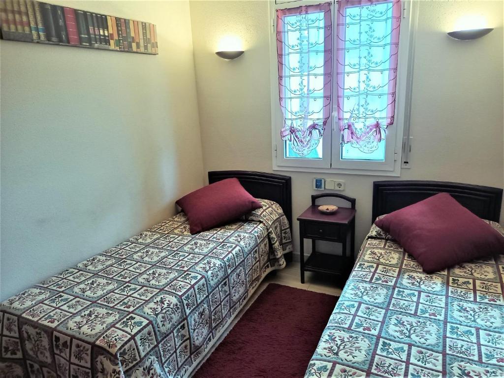 Apartamento Confortable en Roses, Playa a 20m, Terraza Amplia - ES-258-29 - 2