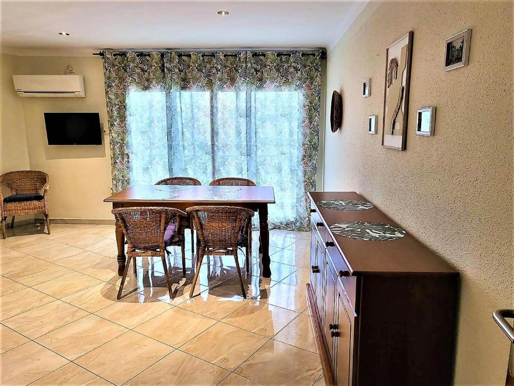 Apartamento Acogedor para 6 a 80m de la Playa - ES-258-39 - 4