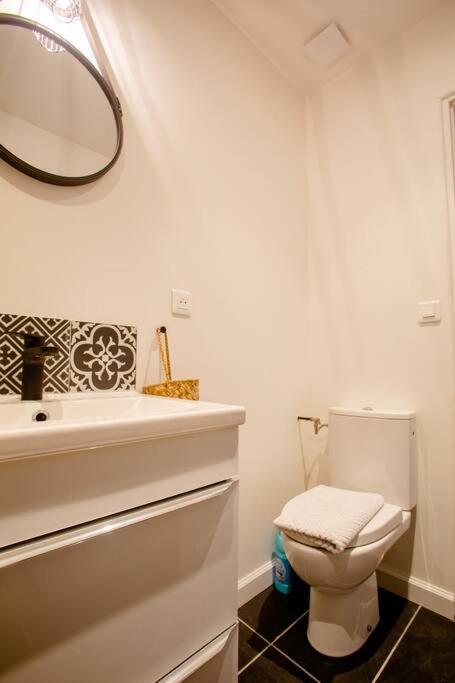 Quiet apartment, lively area,next to Eiffel Tower. - 4