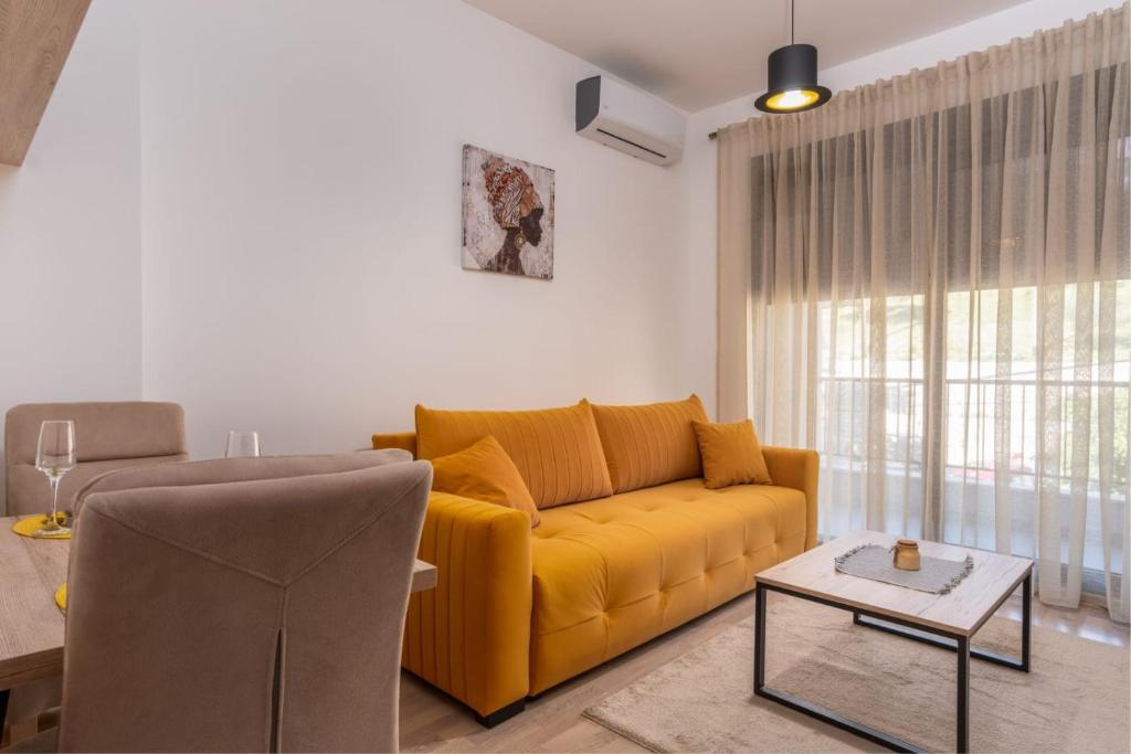 Yellow Studio Retreat Tivat - 1