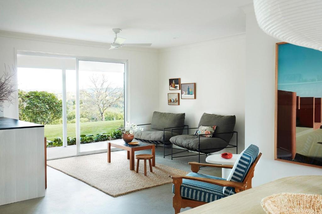 Hidden Byron - designer hinterland oasis with pool, fireplace and firepit, Myocum