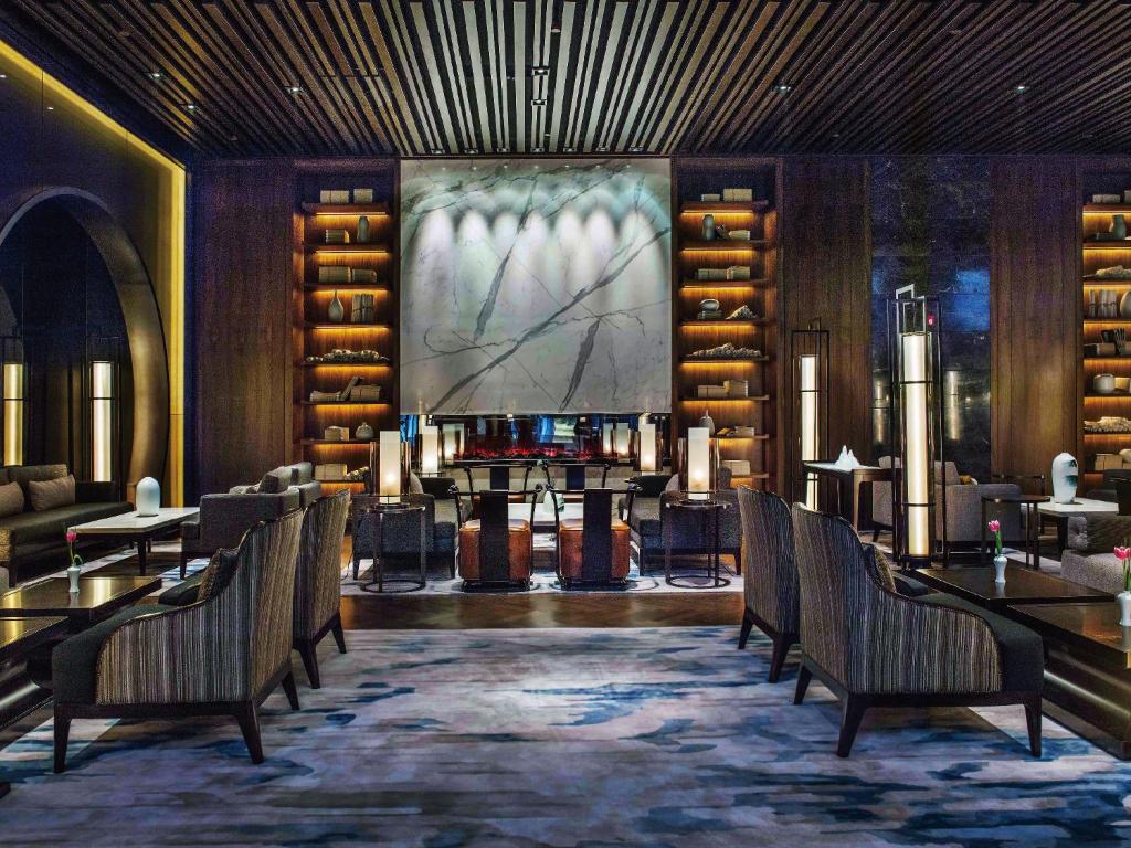 Shared lounge/TV area